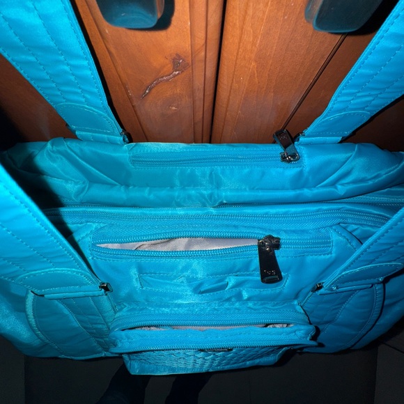 LUG PROPELLER~Turquoise~Multiple Zip pockets and slip pockets, detachable strap - Picture 6 of 16